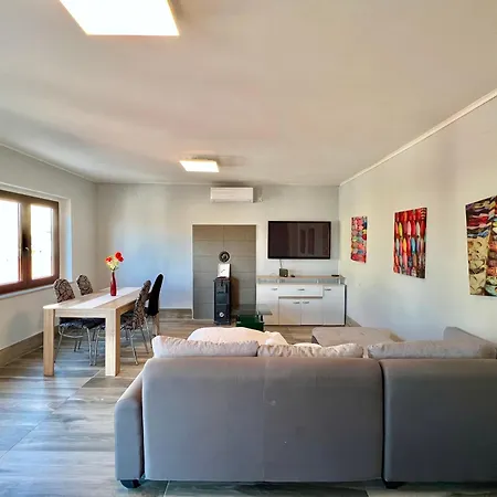 Coral Vila