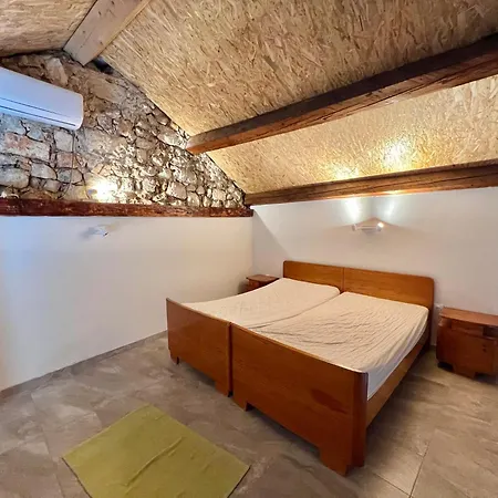 Coral * Bribir (Primorje-Gorski Kotar)